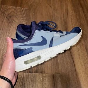Nike Airmax Zero Essential GS Boys Blue 4.5/ Womens 6.5